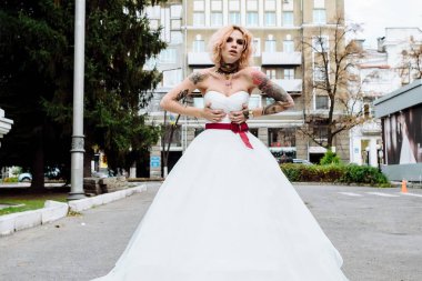 Düğün sabah dövmeli güzel gelin