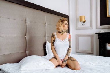 Düğün sabah dövmeli güzel gelin