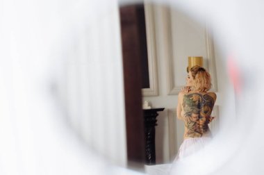 Düğün sabah dövmeli güzel gelin