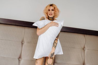 Düğün sabah dövmeli güzel gelin