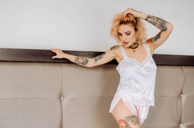 Düğün sabah dövmeli güzel gelin