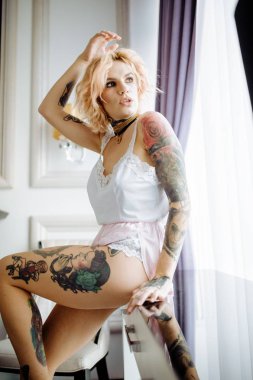 Düğün sabah dövmeli güzel gelin