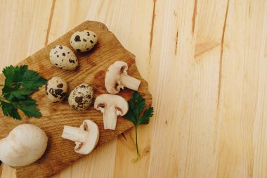 Royal fışkın maydanoz ve dereotu ile mantar