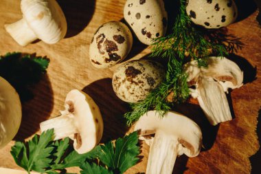 Royal fışkın maydanoz ve dereotu ile mantar