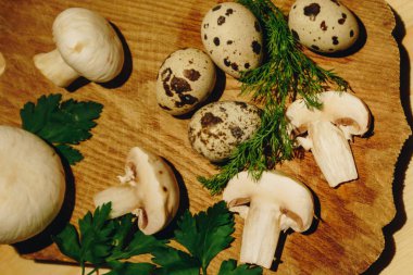 Royal fışkın maydanoz ve dereotu ile mantar