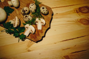 Royal fışkın maydanoz ve dereotu ile mantar