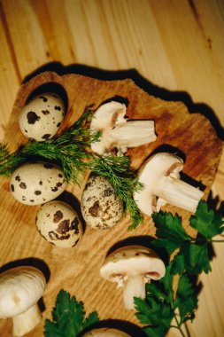 Royal fışkın maydanoz ve dereotu ile mantar