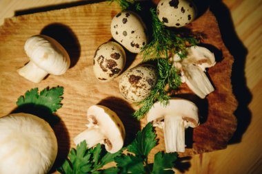 Royal fışkın maydanoz ve dereotu ile mantar