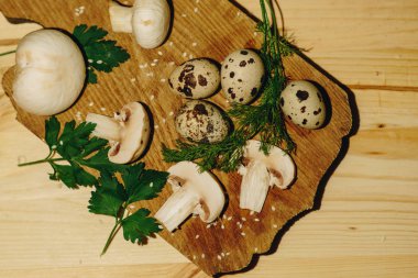 Royal fışkın maydanoz ve dereotu ile mantar