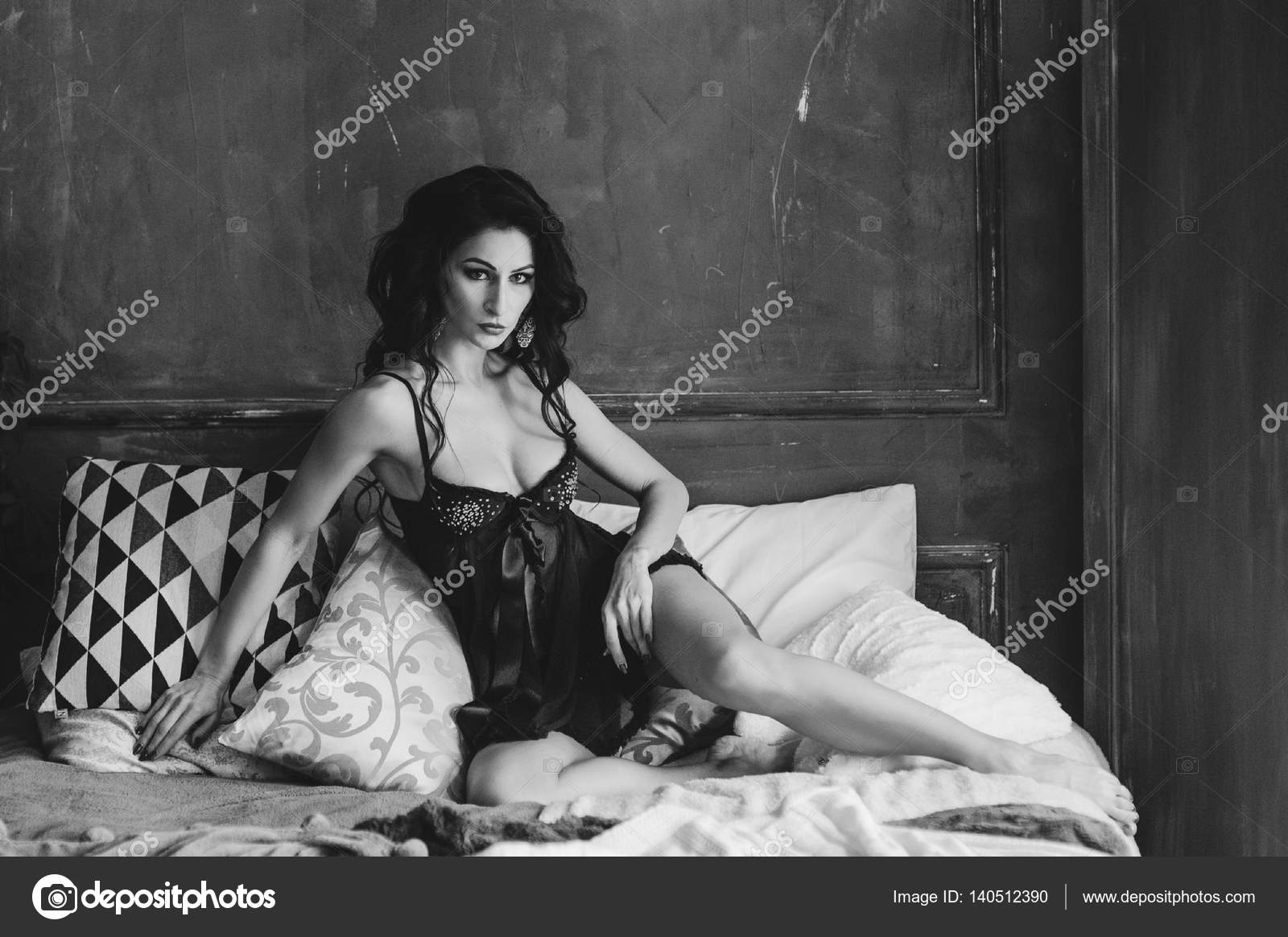 kartinki-krasivih-seksualnih-poz-devushek-v-krasivom-bele-pravila-drochki-i-mineta