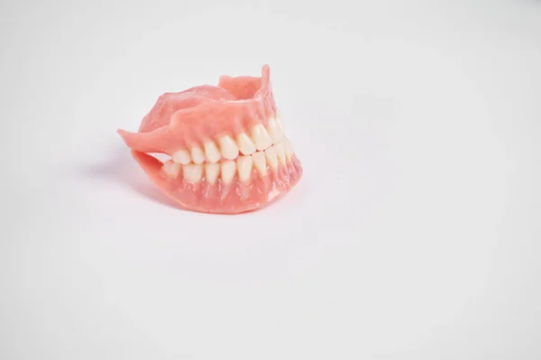 Dentaduras Dentadura Removível Total Isolar Fundo Branco — Fotografia de Stock