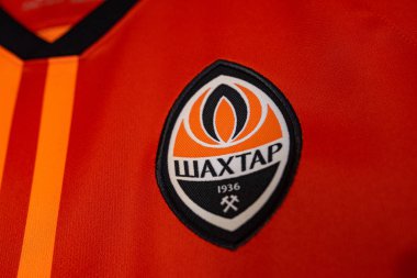 Kharkiv, Ukrayna - 3 Ağustos 2019: Fc Shakhtar 'ın futbol takımı (forması) fan dükkanında