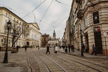 Lviv, Ukrayna - 22 Kasım 2017: Lviv şehir mimarisi. 