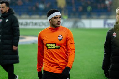 Kharkiv, Ukrayna - 20 Şubat 2020: Uefa Avrupa Ligi 'nde Shakhtar Donetsk Taison forveti Benfica' ya karşı. Fotoğrafta film sesi