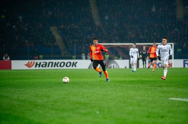 Kharkiv, Ukrayna - 20 Şubat 2020: Uefa Avrupa Ligi 'nde Shakhtar Donetsk Taison forveti Benfica' ya karşı. Fotoğrafta film sesi