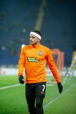 Kharkiv, Ukrayna - 20 Şubat 2020: Uefa Avrupa Ligi 'nde Shakhtar Donetsk Taison forveti Benfica' ya karşı. Fotoğrafta film sesi