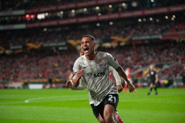 Lizbon, Portekiz - 27 Şubat 2020: Alan Patrick, Estadio Da Luz 'daki Avrupa Ligi maçında golü kutladı