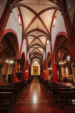 Bologna, İtalya - 30 Eylül 2019: Basilica di San Martino 'nun İçişleri