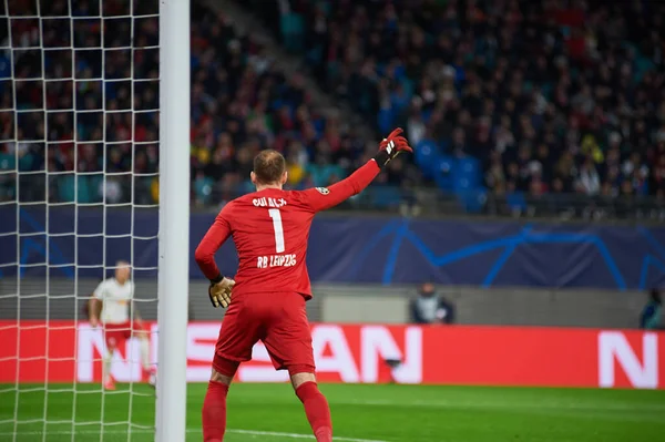 Leipzig, Almanya - 20 Mart 2020: Leipzig kalecisi Peter Gulacsi Leipzig maçında Tottenham 'a karşı Leipzig Arena maçında 