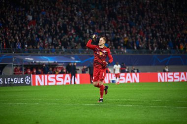 Leipzig, Almanya - 20 Mart 2020: Leipzig kalecisi Peter Gulacsi Leipzig maçında Tottenham 'a karşı Leipzig Arena maçında 