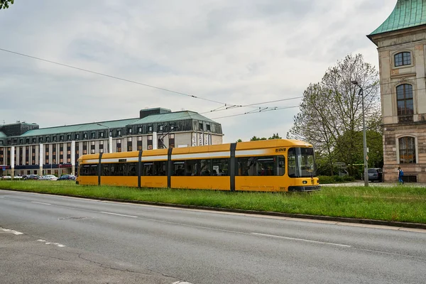 Drezno Niemcy Maja 2017 Drezdeński Tramwaj Dvb Drodze — Zdjęcie stockowe