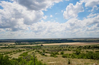 Bulutlar ve Donbass 'ın doğası. Steppe doğa.