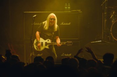 Kharkiv, Ukrayna - 27 Nisan 2017: Uriah Heep 'ten Mick Box