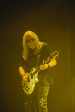 Kharkiv, Ukrayna - 27 Nisan 2017: Uriah Heep 'ten Mick Box