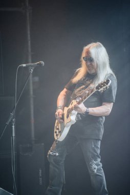Kharkiv, Ukrayna - 27 Nisan 2017: Uriah Heep 'ten Mick Box