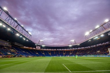 Kharkiv, Ukrayna - 14 Eylül 2019: Shakhtar Donetsk - Zorya Luhansk, Ukrayna Premiere Ligi maçı sırasında Metalist stadyumun genel görünümü
