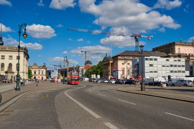 Berlin, Almanya - 15 Mayıs 2017: Berlin 'in sokak mimarisi