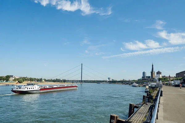 Düsseldorf Almanya Temmuz 2019 Düsseldorf Ren Nehri — Stok fotoğraf