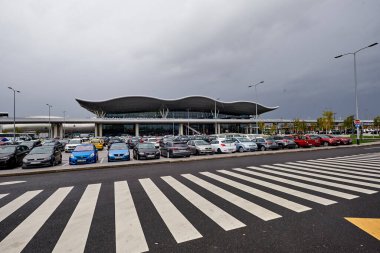 Zagreb, Hırvatistan - 5 Kasım 2019: Uluslararası havaalanı Zagreb 'den Franjo Tudjman' ın yeni terminalinin inşası