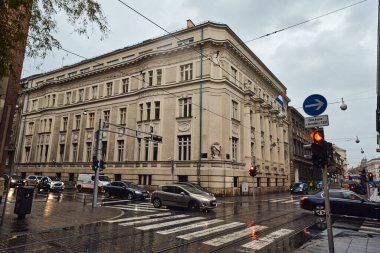 Zagreb, Hırvatistan - 5 Kasım 2019: Zagreb 'in başkentinde akşam caddesi