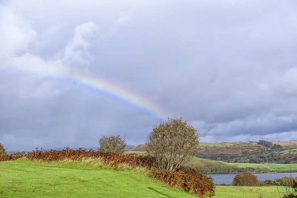 Isle of Skye rainbow landskap — Stockfoto