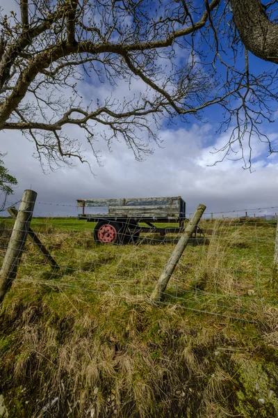 Oude boerderij aanhangwagen portret — Stockfoto