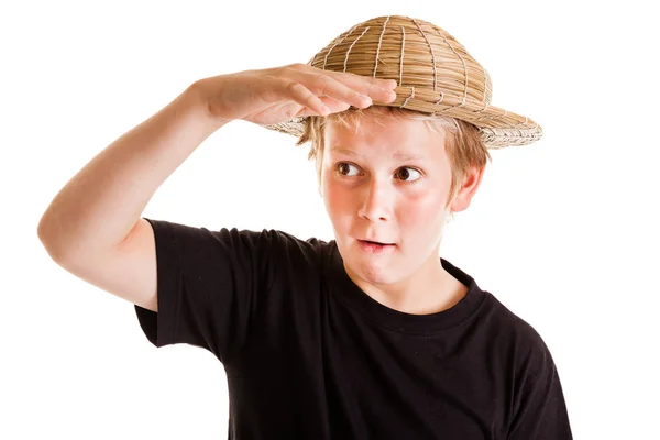 Portrait de garçon avec chapeau de paille — Photo