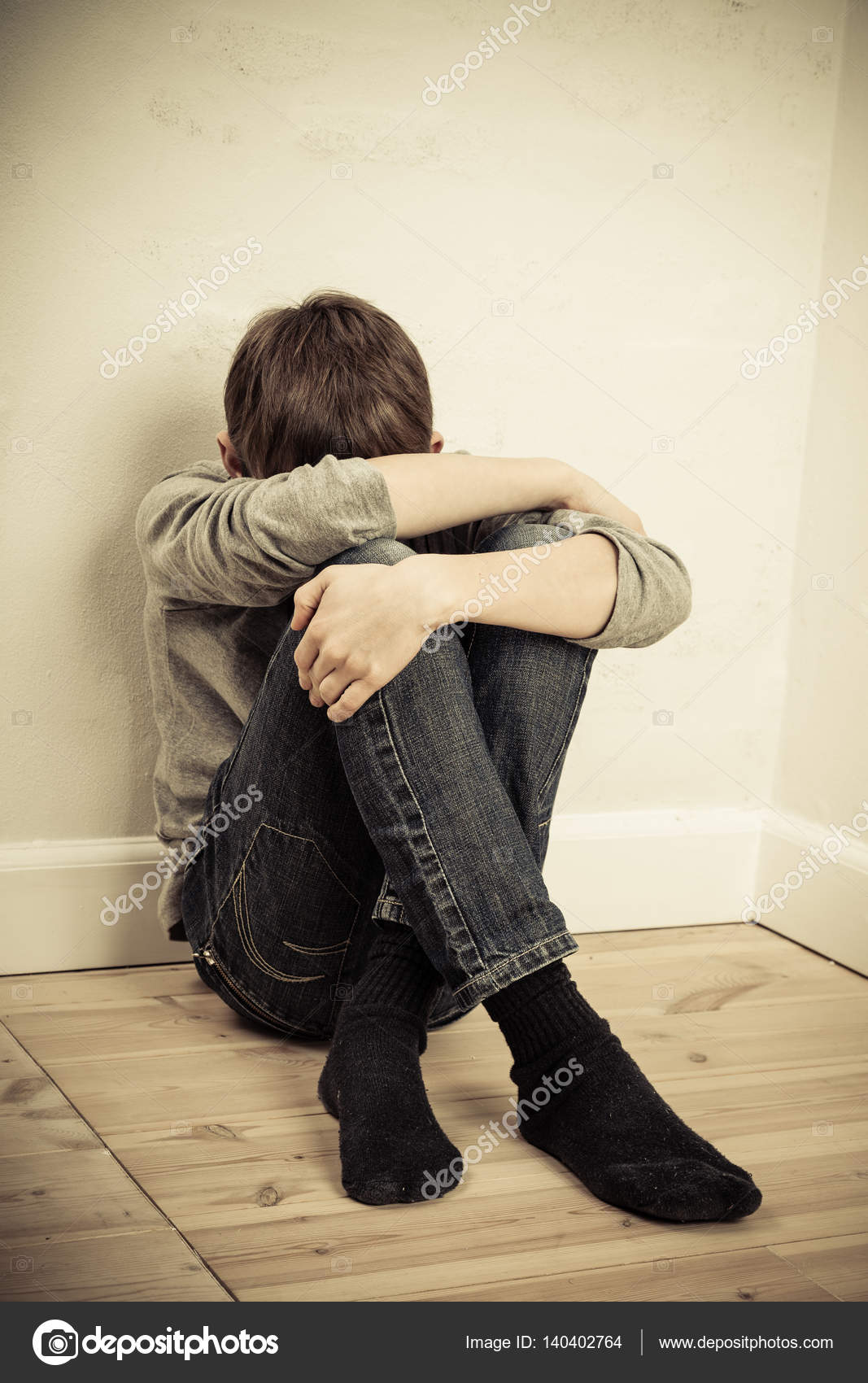 Portrait of a boy crying Stock Photo by ©jhandersen 140402764