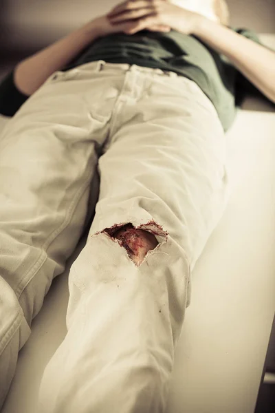 Teenage boy awaiting triage at a hospital — Stock Photo, Image