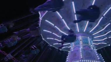 Ağır çekim atlıkarınca gece