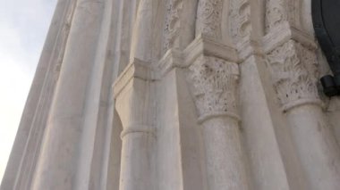 Duvar beyaz taş ortthodox kilise parçası