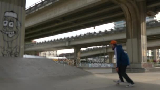 Rampa de skate adolescente — Vídeo de Stock