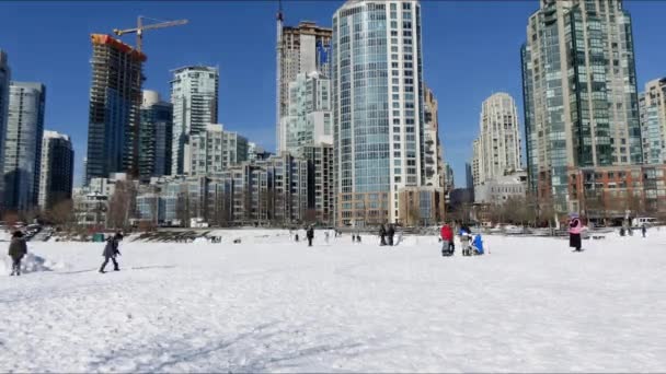 Timelapse spelende kinderen winter Vancouver Bc 25 januari 2017 — Stockvideo