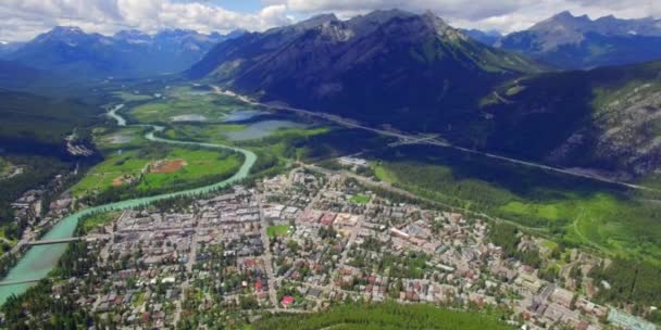 Establishing shot Banff — Stock Video