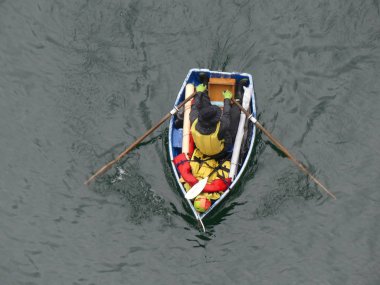 Erkek kürek teknesi üstten görünüm