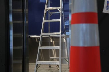 Arka plan merdiven koni