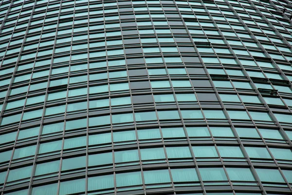 Arquitetura moderna janelas de parede de vidro — Fotografia de Stock