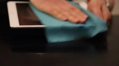 Kadın el Temizleme tablet Pc