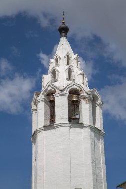 Eski Ortodoks çan kule gökyüzü
