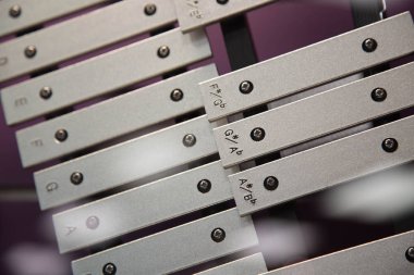 Ksilofon closeup mavi arka plan